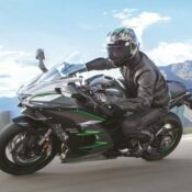 Siêu mô tô Kawasaki Ninja H2 SX SE+ có giá từ 25.000 USD