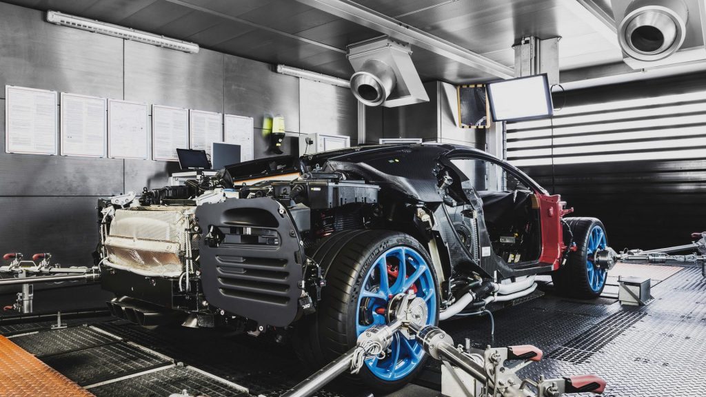 2017-bugatti-chiron-production-at-molsheim-factory-6-1024x576.jpg