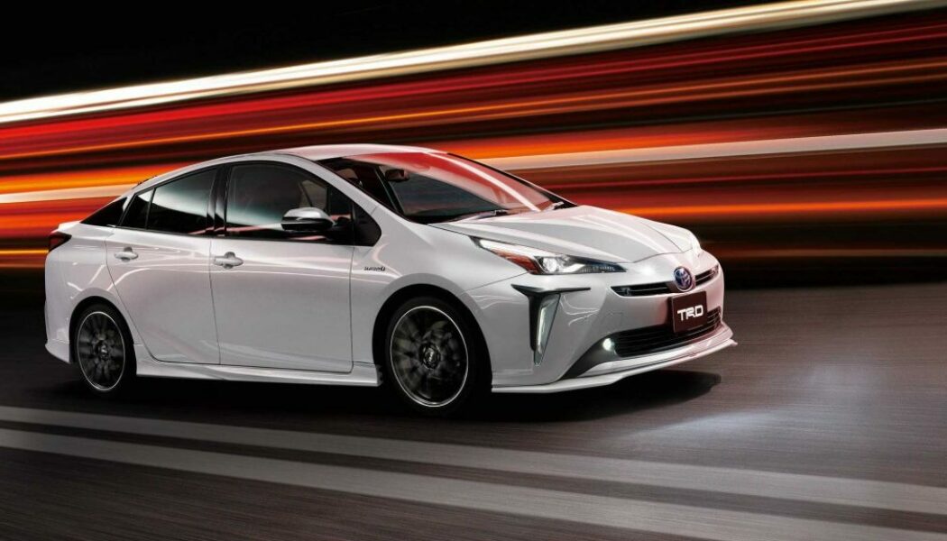 Toyota giới thiệu bản độ TRD dành cho mẫu xe hybrid Prius