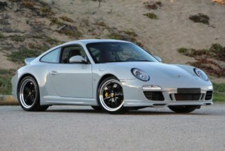 Porsche 911 Sport Classic đời 2010 có giá hiện tại ước tính nửa triệu USD