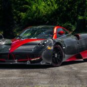 Hai chiếc Pagani Huayra với ngoại thất carbon được rao bán