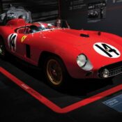 Ferrari 290 MM từng được lái bởi J.M.Fagio và Stirling Moss được bán đấu giá hơn 22 triệu Đô-la