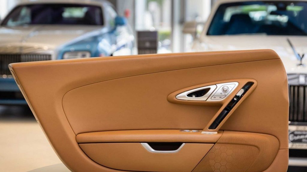 bugatti-veyron-interior-for-sale-3-1024x576.jpg