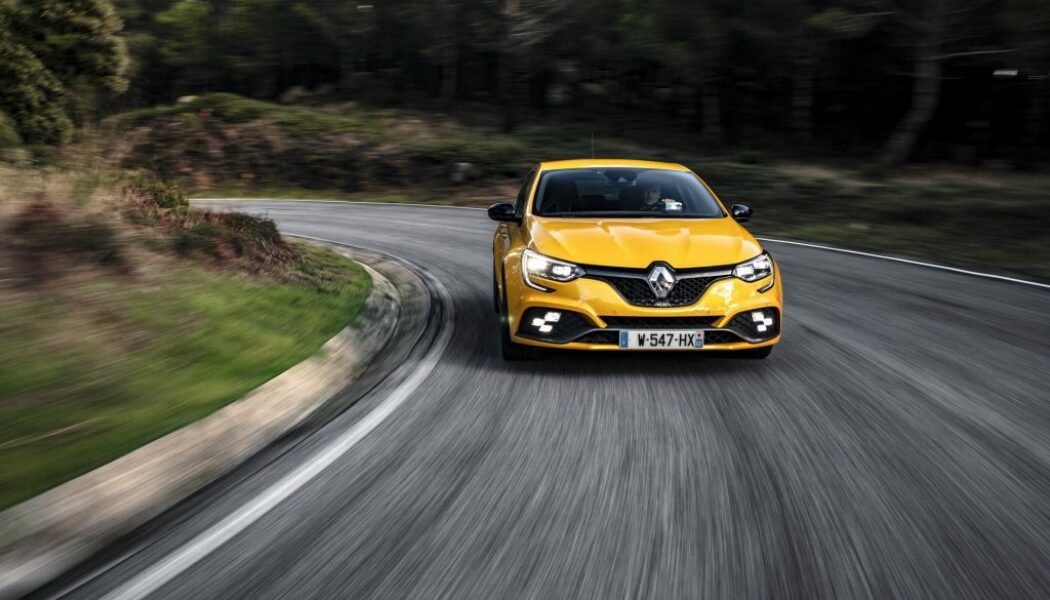 Renault công bố giá bán của Megane RS Trophy tại Anh Quốc