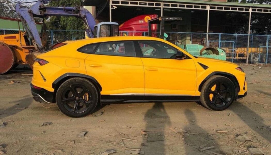 Thêm Lamborghini Urus màu vàng tuyệt đẹp về Việt Nam