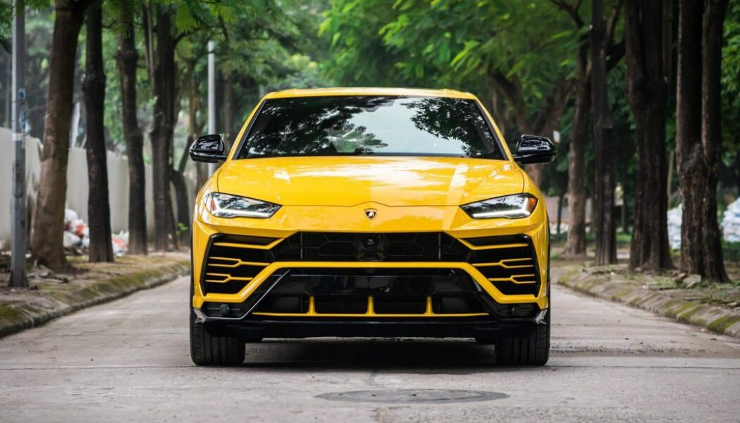 Lamborghini Urus màu vàng được rao bán với giá hơn 21 tỷ đồng tại Việt Nam