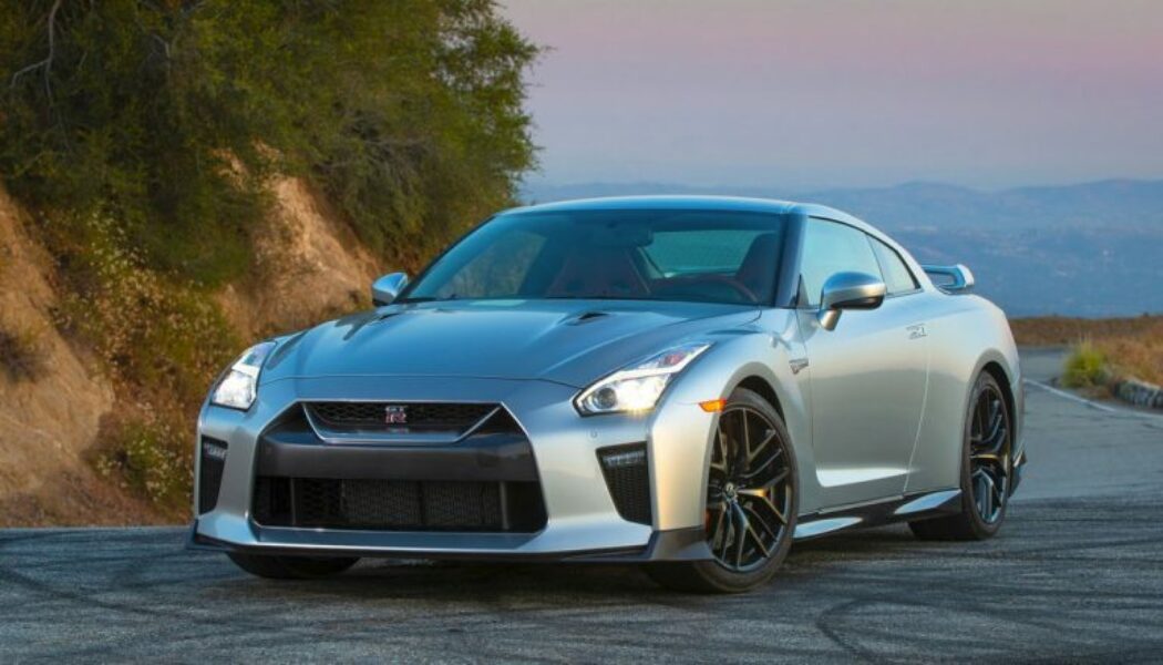 Nissan GT-R 2019 có giá 100.000 USD tại Mỹ