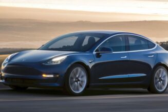 Tesla lỗ 3.000 USD với mỗi xe Model 3 bán ra