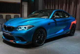 BMW M2 Competition nổi bật với màu sơn xanh độc đáo