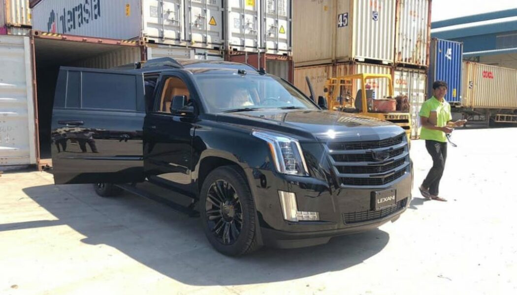 Cadillac Escalade độ nội thất Lexani sắp về Việt Nam