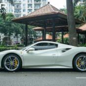 Bắt gặp Ferrari 488 Spider dạo phố Sài Gòn ngày cuối tuần