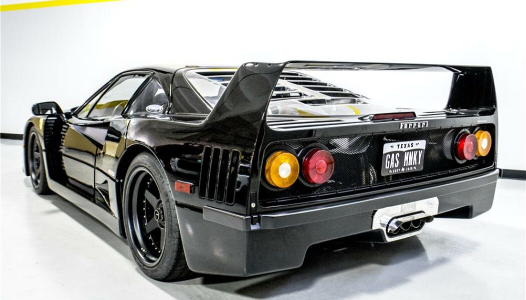 Ferrari F40 màu đen độc đáo thu hút nhiều sự quan tâm khi chuẩn bị lên sàn đấu giá