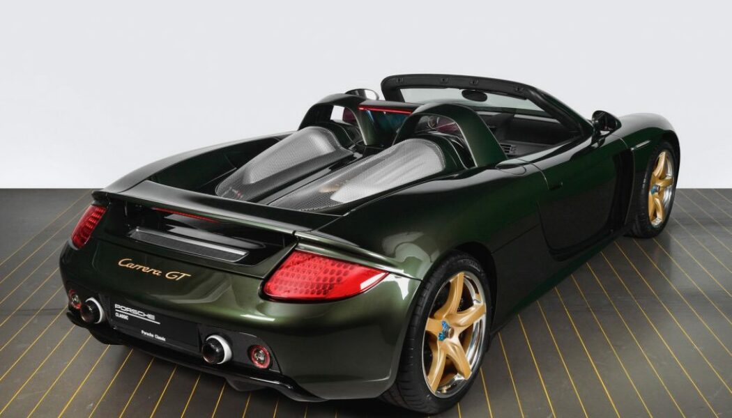 Porsche Classic phục chế Carrera GT từ đống đổ nát