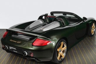 Porsche Classic phục chế Carrera GT từ đống đổ nát