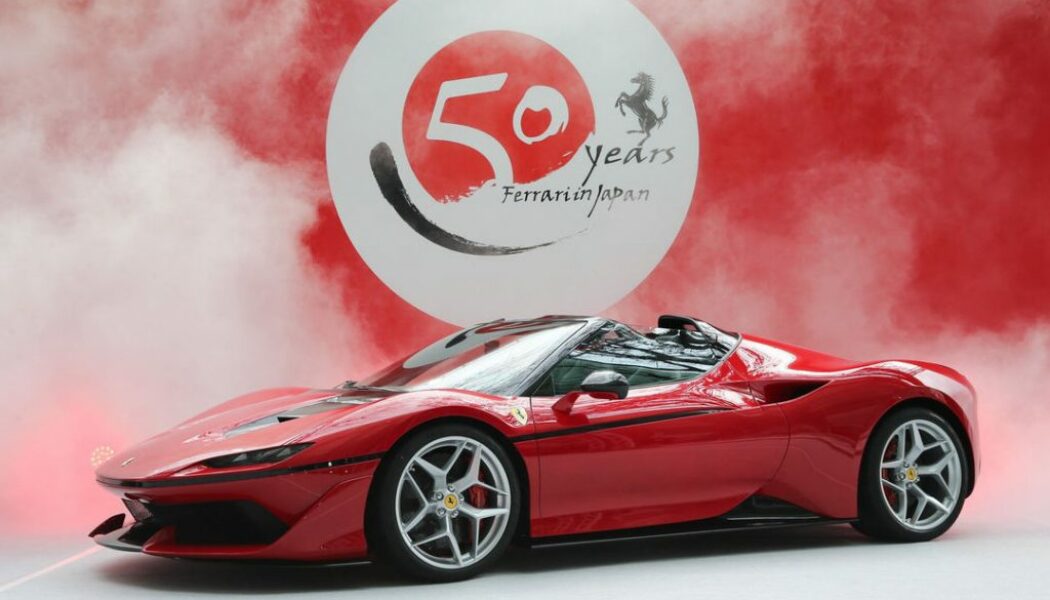 Ferrari J50 siêu hiếm được rao bán “mới 99,9%”