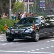 Kim Jong-un xuất hiện tại Hà Nội trong Mercedes-Benz S600 Pullman Guard bọc thép