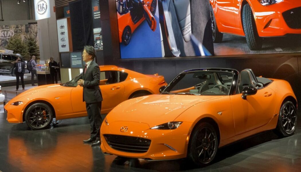 Mazda MX-5 Miata bản kỷ niệm 30 năm giá 35.000 USD, bán hết trong 4 tiếng đồng hồ