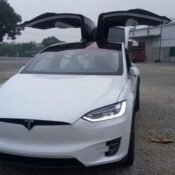 Tesla Model X P100D về Việt Nam, giá hơn 9 tỷ đồng