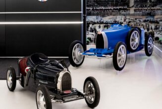 Bugatti Type 35 phiên bản xe điện cho trẻ em ra mắt với giá ngang Toyota Camry 2019