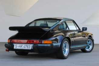 Porsche phục chế “hàng thửa” 911 Carrera 3.2