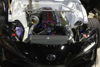 Drifter Daigo Saito trở thành người đầu tiên đổi động cơ cho Toyota Supra thế hệ mới