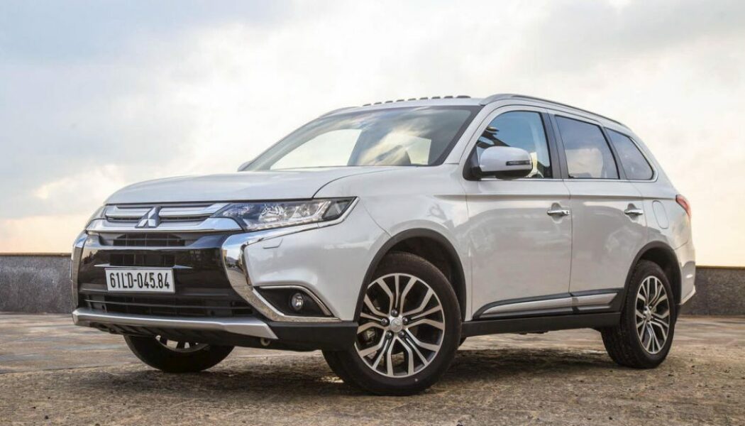 Mitsubishi Outlander giảm giá, Triton thêm ưu đãi tại Việt Nam