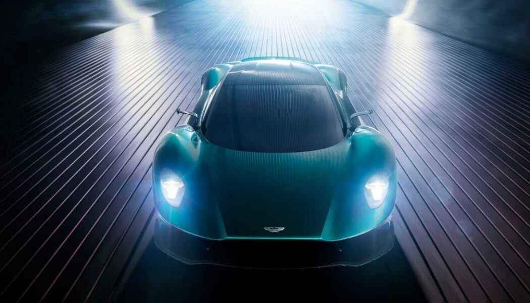 Aston Martin Vanquish thế hệ mới sẽ sử dụng hộp số sàn