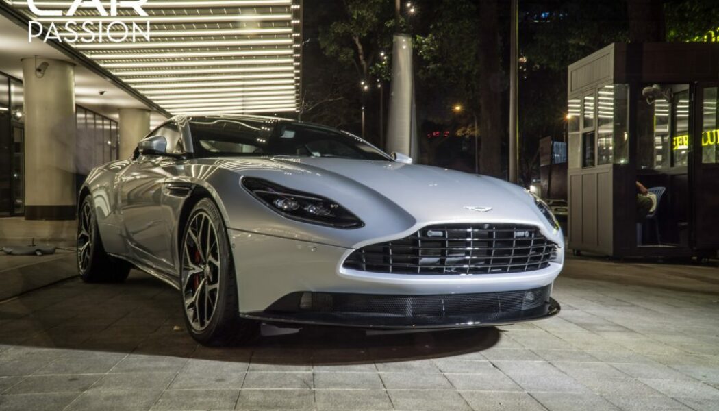 Cận cảnh Aston Martin DB11 màu bạc vừa về tay đại gia Vũng Tàu