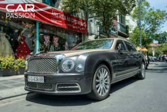 Bắt gặp hàng hiếm Bentley Mulsanne EWB 2018 trên phố Sài Gòn