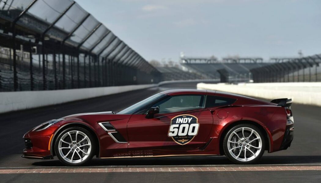 Chevrolet Corvette Grand Sport sẽ trở thành xe dẫn đoàn của Indy 500