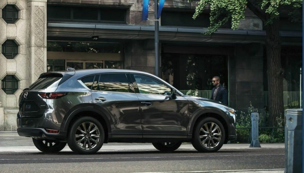 Mazda CX-5 Signature Diesel AWD có giá tương đương 949 triệu đồng tại Mỹ