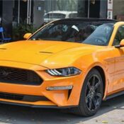 Ford Mustang màu cam Fury giá 2,3 tỷ đồng bất ngờ về Việt Nam