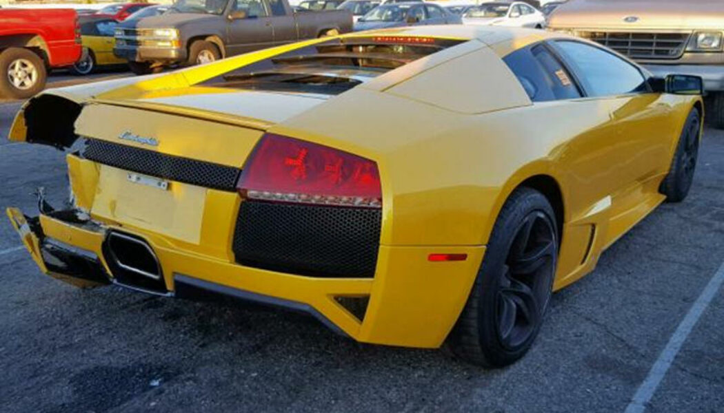 Lamborghini Murcielago được rao bán với giá rẻ bất ngờ