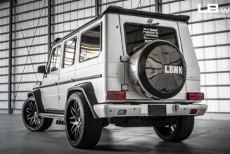 Ngắm Mercedes-AMG G63 sau khi qua tay hãng độ Liberty Walk