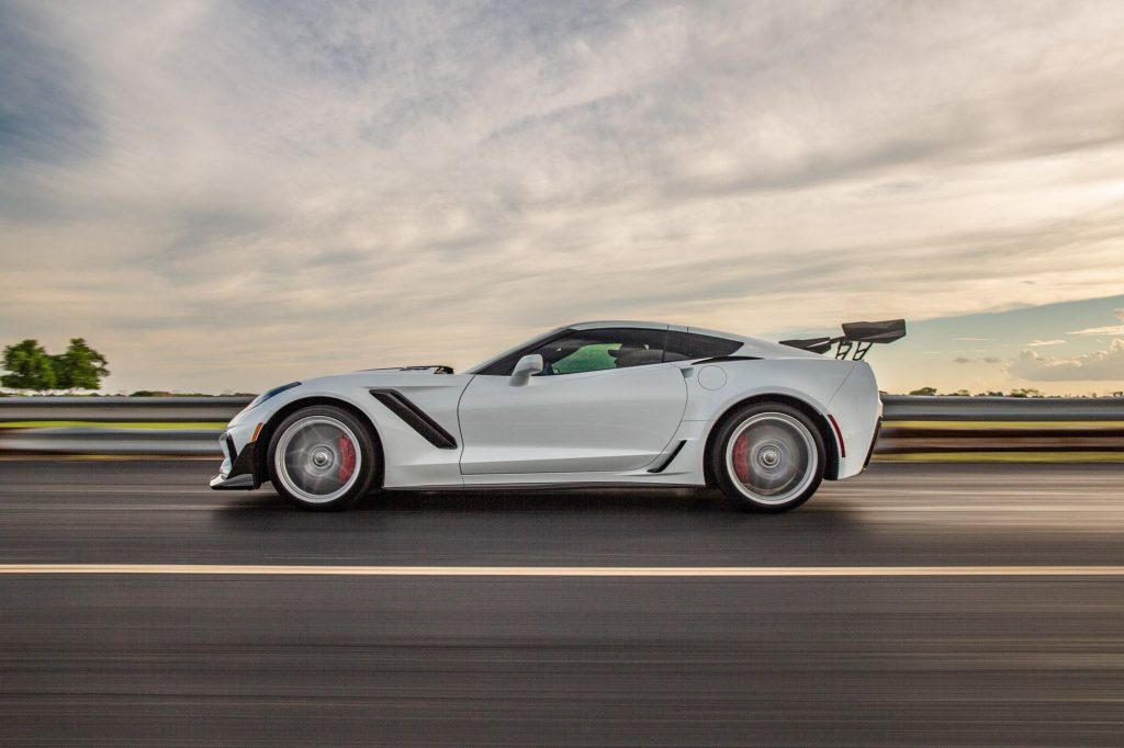 ZR1-Corvette-2019-White-Hennessey4-min-1024x682.jpg