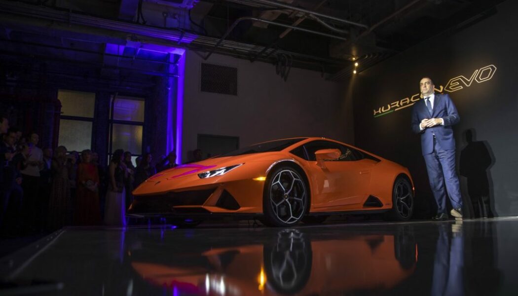 Lamborghini Huracan EVO đặt chân đến thị trường Mỹ với giá từ 261.274 Đô-la