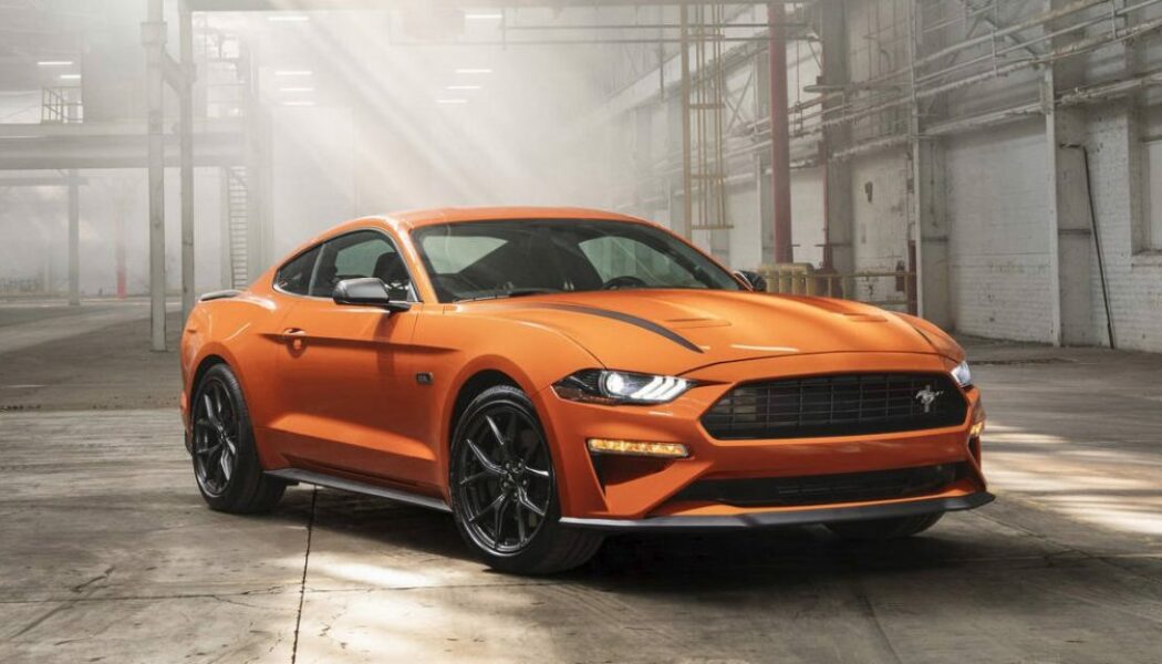 Ford Mustang EcoBoost High Performance: hiệu năng tối đa với động cơ 4 xy lanh 2.3L