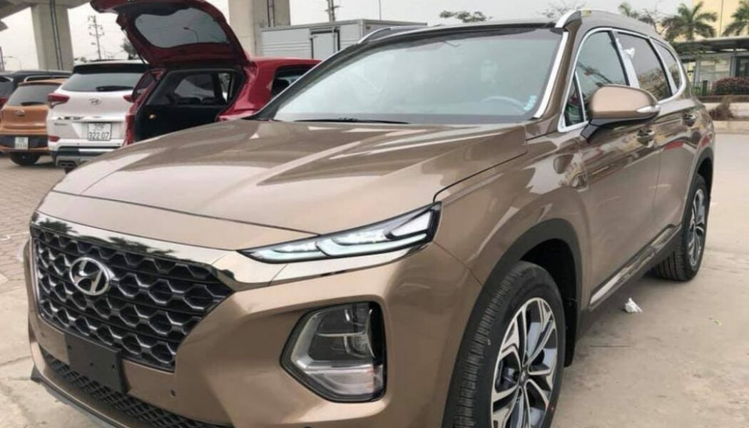 Hyundai Santa Fe Premium đầy đủ option ở Việt Nam có giá từ 1,185 tỷ đồng