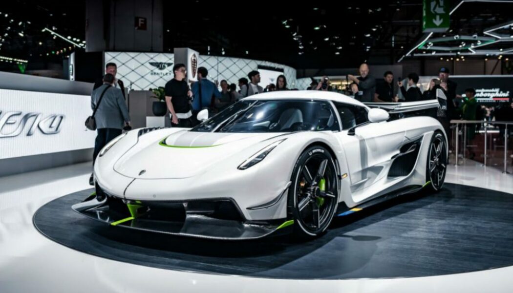 Xem quá trình Koenigsegg lắp ráp siêu phẩm tốc độ Jesko