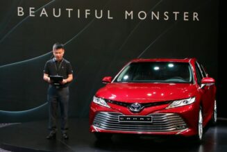 “Bình mới rượu cũ” Toyota Camry thế hệ thứ 8 ra mắt Việt Nam