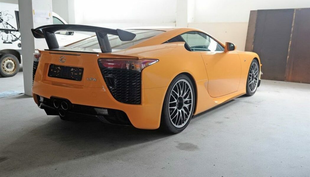 Lexus LFA Nurburgring Edition được bán lại với giá hơn nửa triệu Đô-la