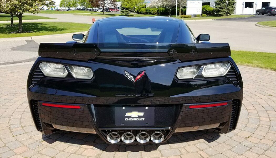 Chiếc Corvette C7 cuối cùng sẽ được bán đấu giá bởi Barrett Jackson