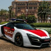 Khám phá siêu xe tuần tra Lykan HyperSport của cảnh sát Abu Dhabi