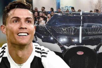 Cristiano Ronaldo không phải người mua siêu xe Bugatti La Voiture Noire 442 tỷ đồng