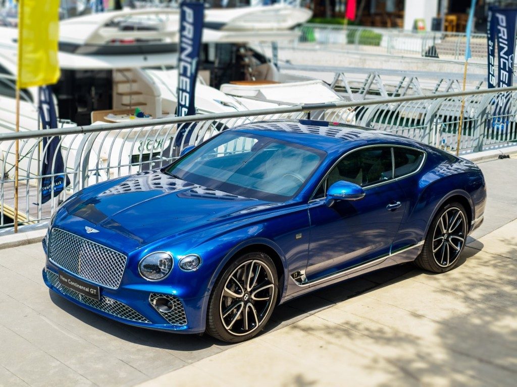 Bentley-Continental-GT-First-Edition-with-Princess-Yachts-1024x768-1024x768.jpeg