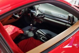 Diện kiến Ferrari 458 Italia duy nhất thế giới sử dụng hộp số sàn