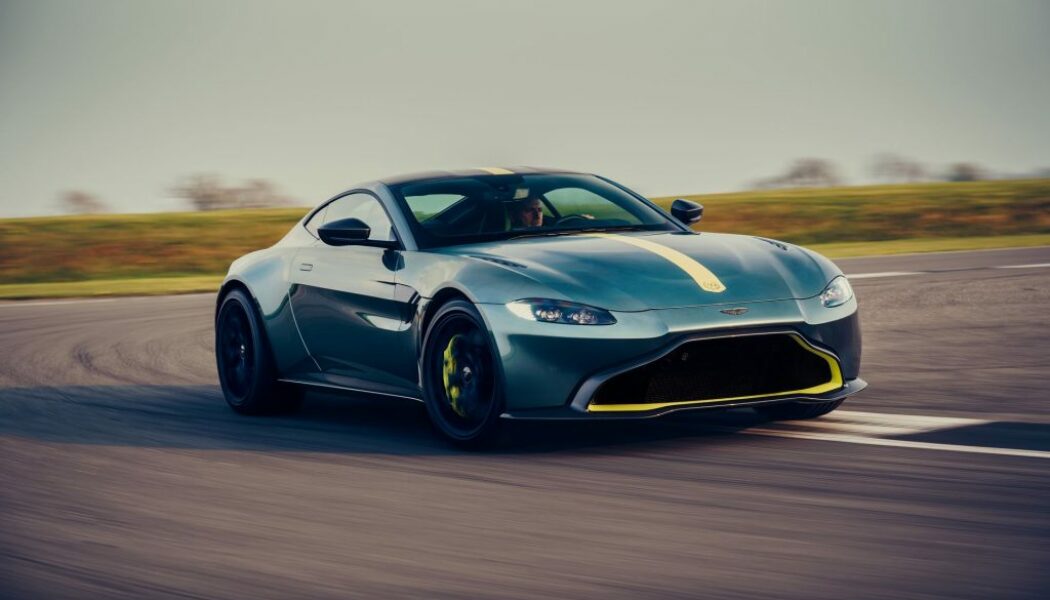 Đã có thể đặt hàng siêu phẩm Aston Martin Vantage AMR tại Việt Nam