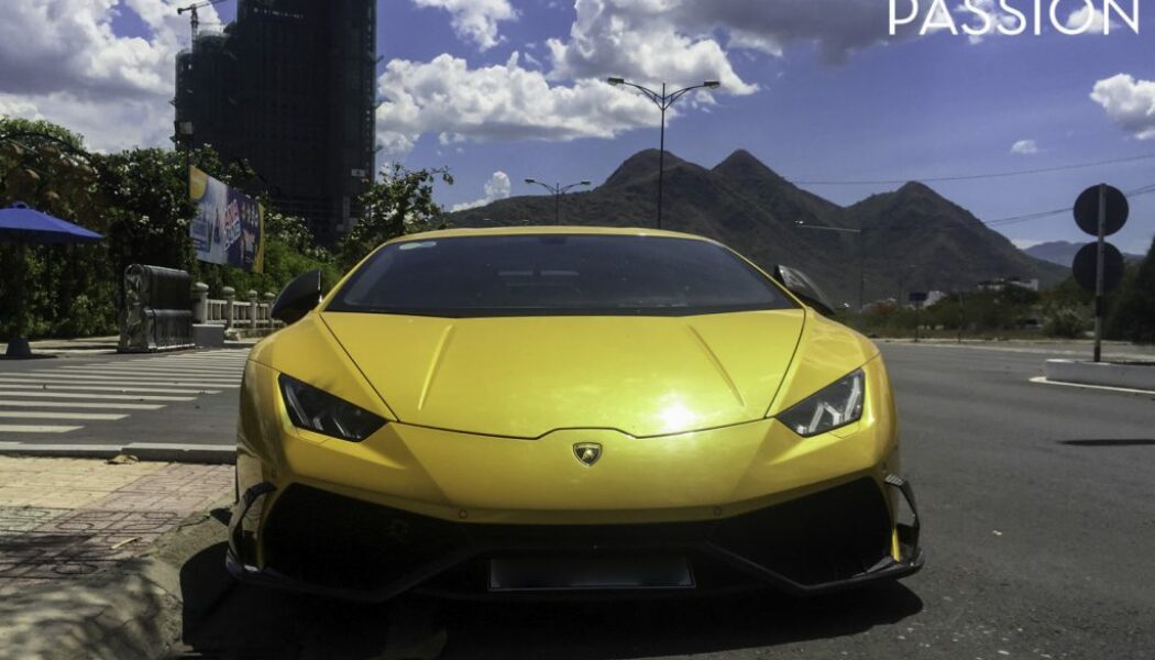 Lamborghini Huracan màu vàng rực rỡ dưới nắng sau thời gian dài “phủ bụi”