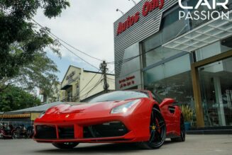 Ferrari 488 GTB của ca sĩ Tuấn Hưng tái xuất đường phố Sài Gòn