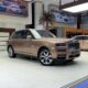 Rolls-Royce Cullinan trở nên ấn tượng với màu sơn Petra Gold